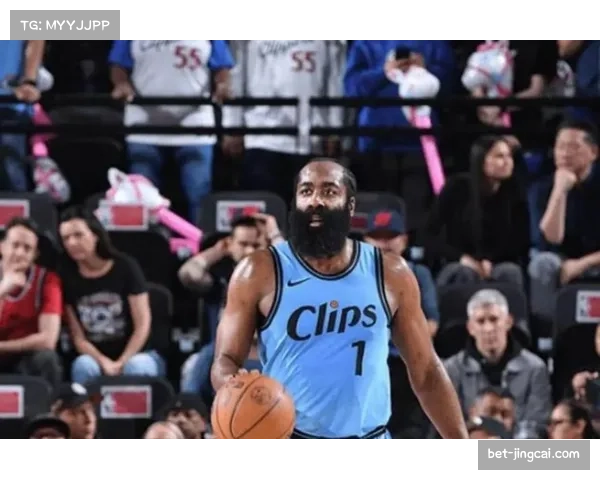 哈登快船时期组织作用关键 但防守端短板仍存